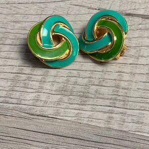 Donald Stannard Vintage Green Turquoise Enamel Gold Tone Clip On Earrings 3830
